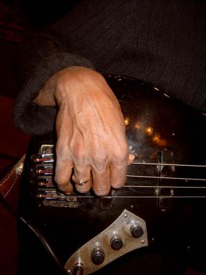 Basshand from the Groovemaster Lynwood Edmond -  Lositheed -  auf  - Array - 